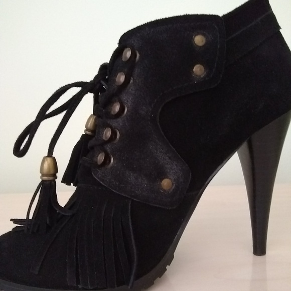 Shoes - Picture 3 of 3